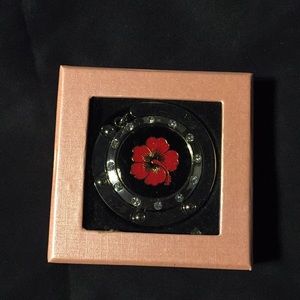 Purse hook for table